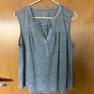 Gap v neck tank